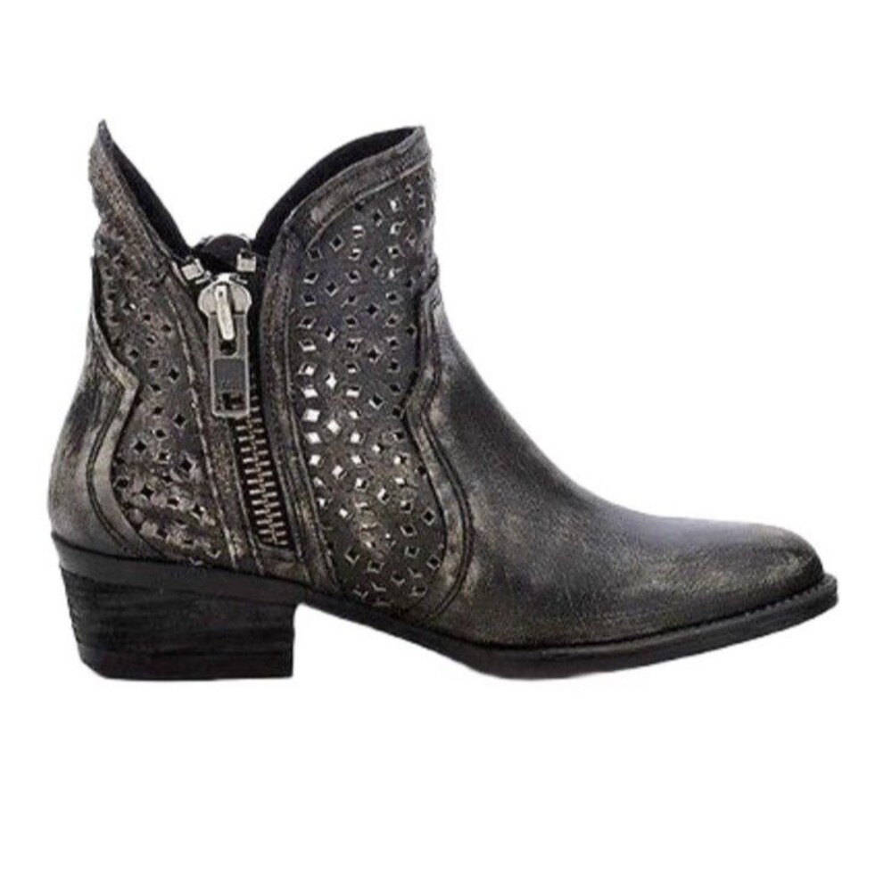 Circle G  by Coral Black Leather Distressed Booties Women’s size 12